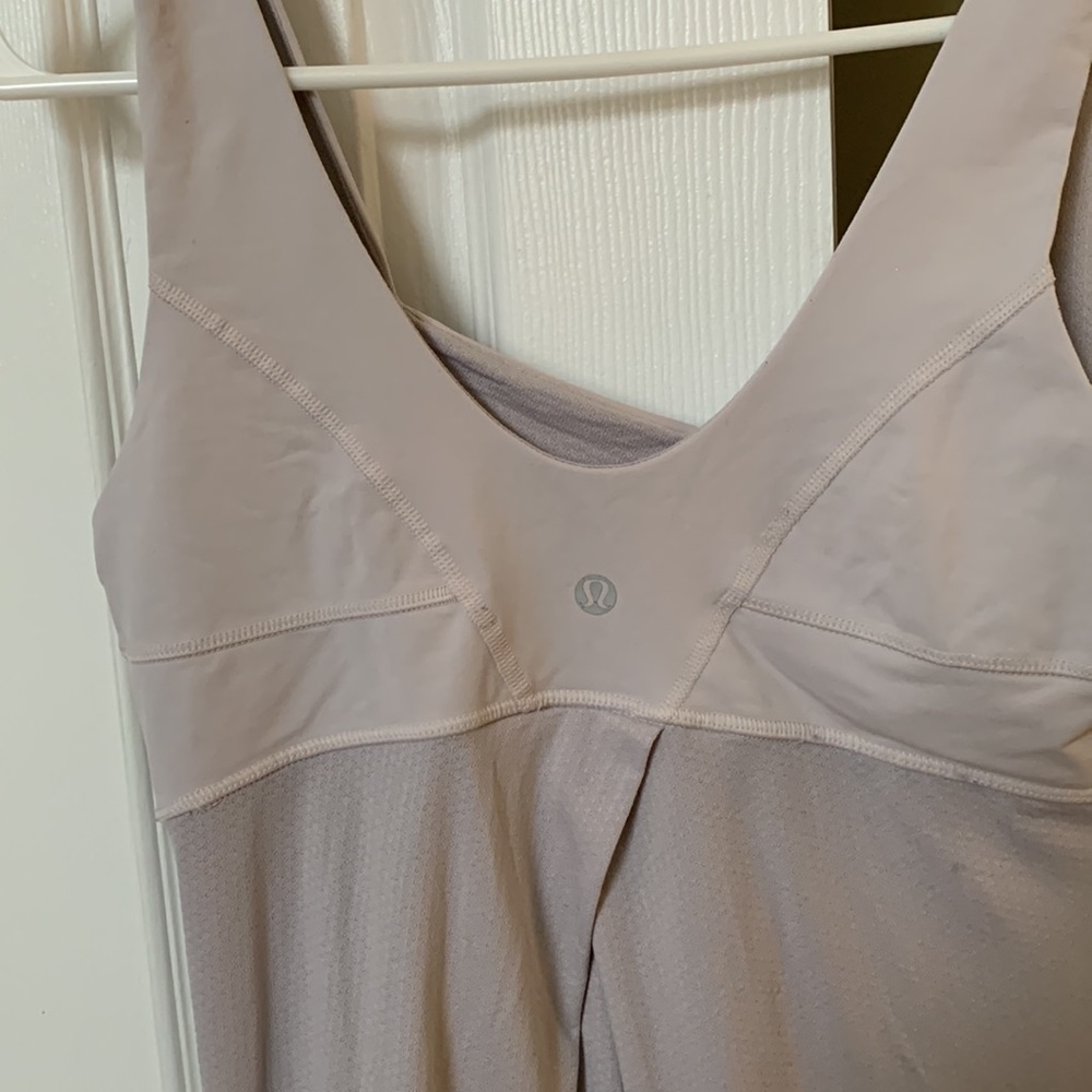 Lululemon pale pink tank - Picture 2 of 4